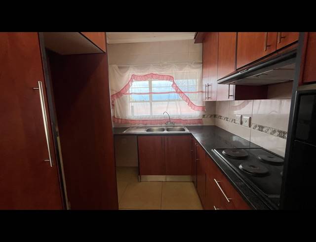 2 BEDROOM TOWNHOUSE FOR SALE IN BRACKENDOWNS